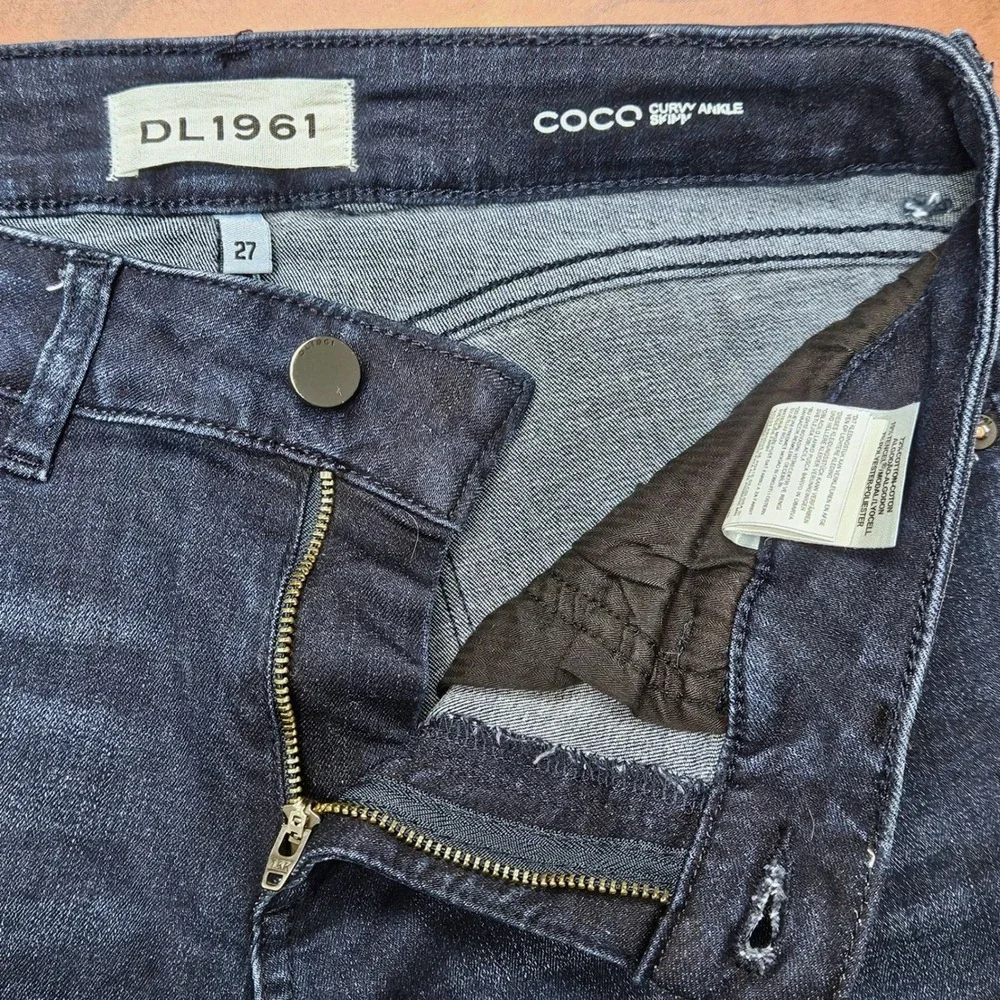 DL1961 Coco Curvy Ankle Skinny Jeans Moxee Dark Wash Denim Size 27 SKU 3404